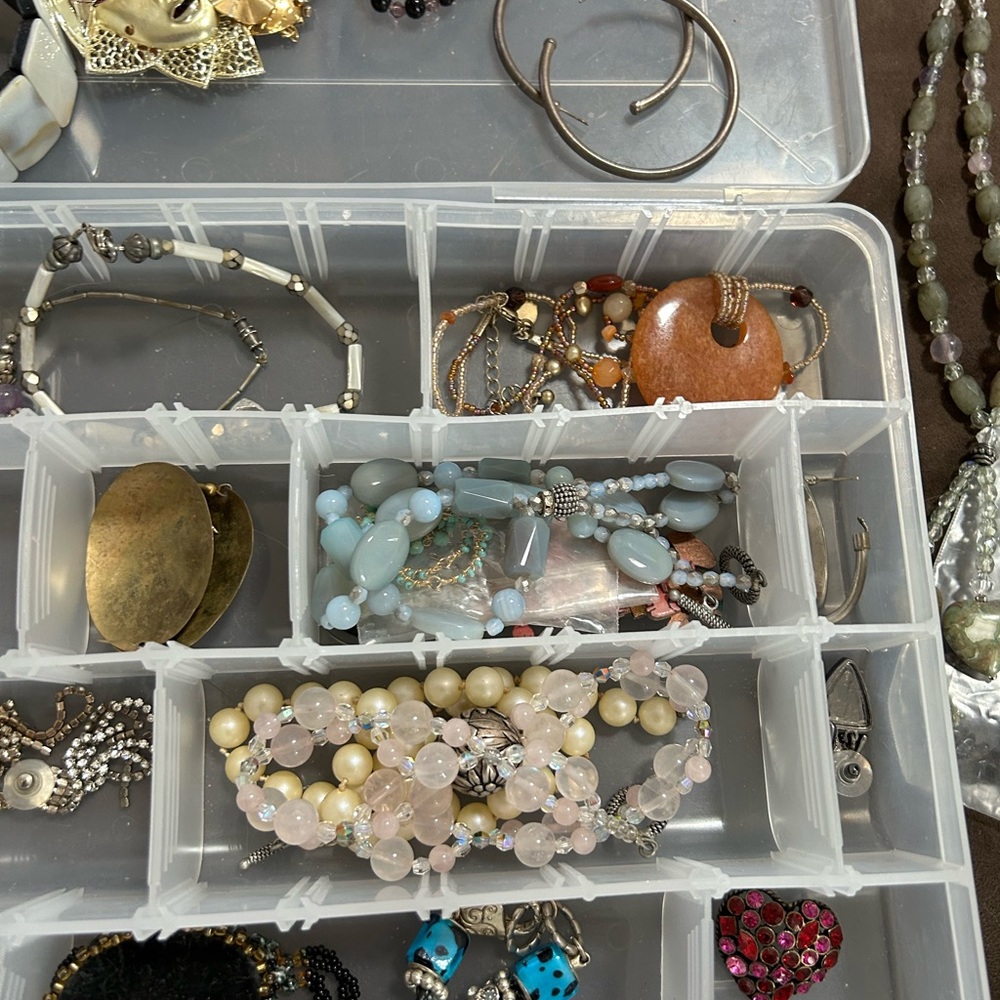 Huge lot of vintage jewelry